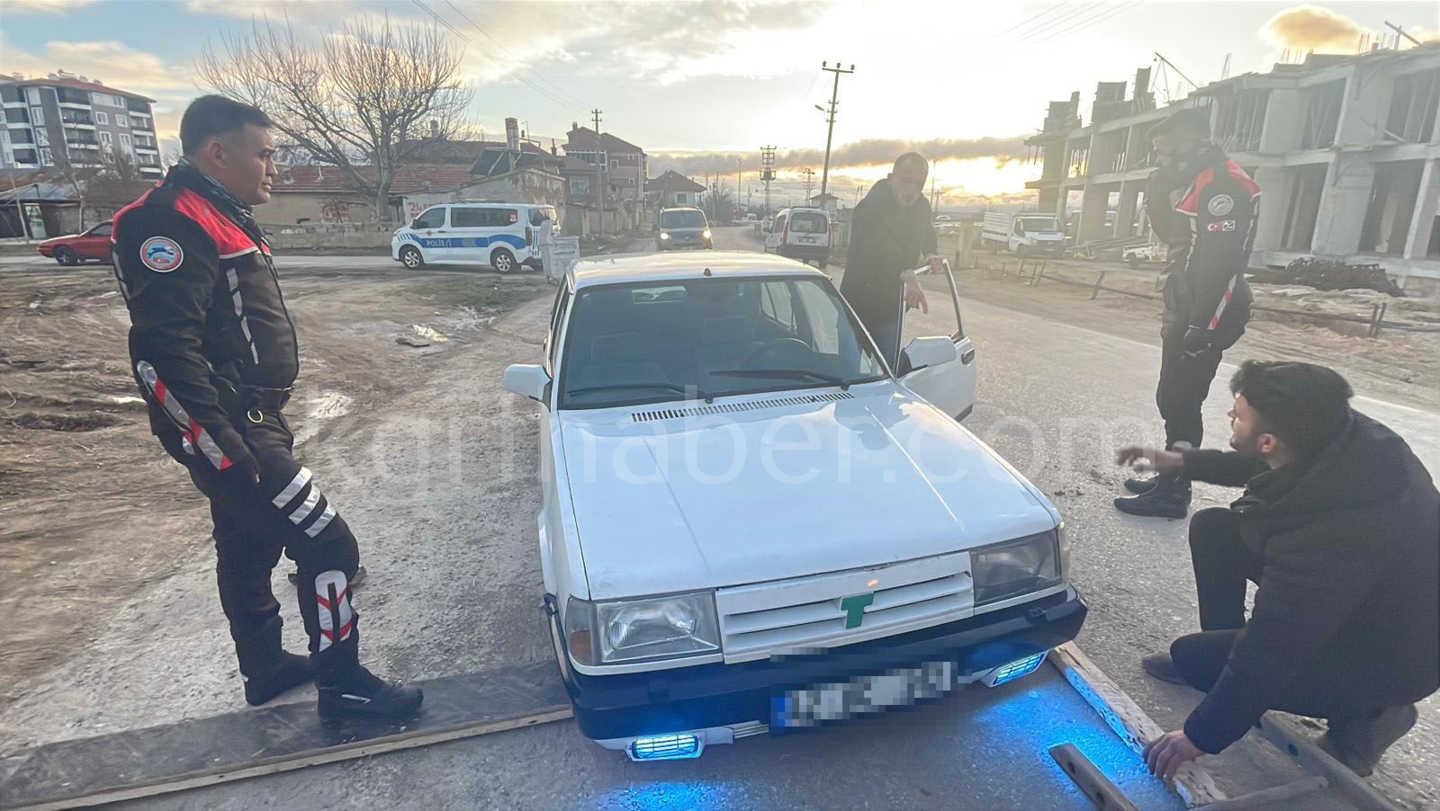 Karamanda Abarti Egzozlu Basik Tofas Cekiciye Zor Yuklendi6