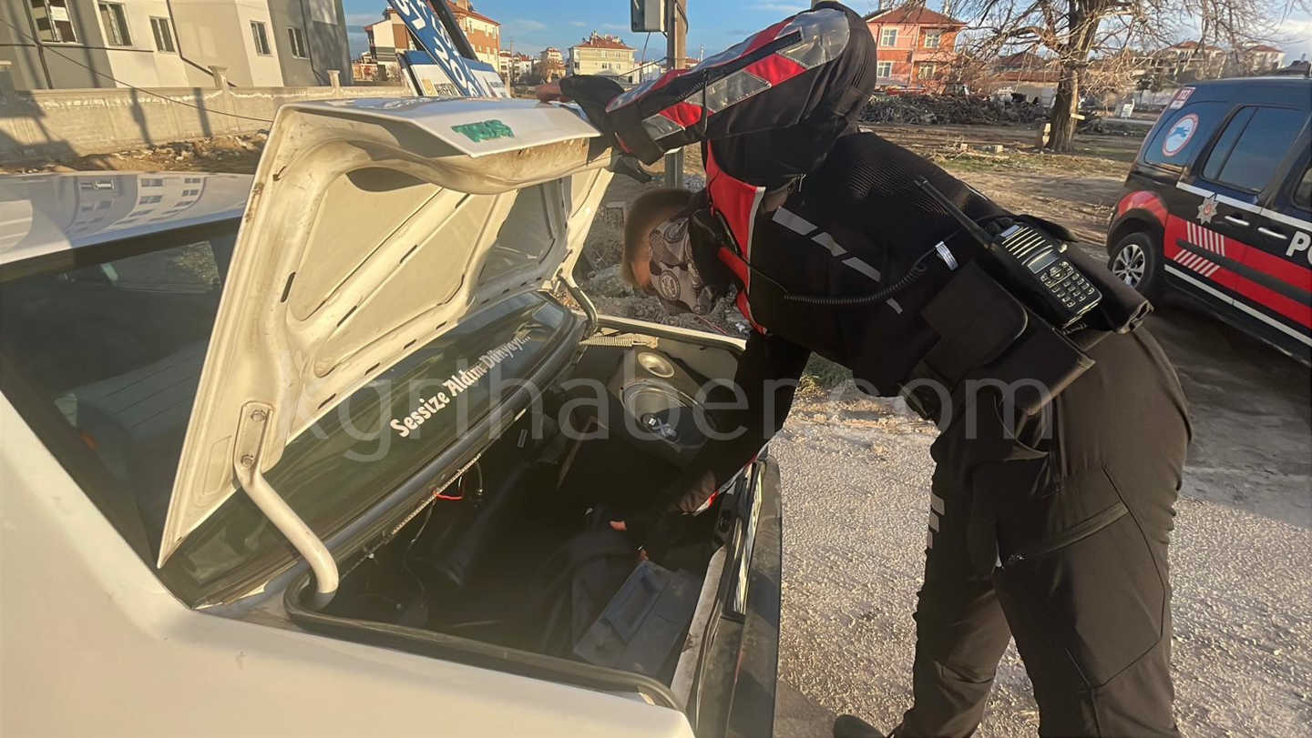 Karamanda Abarti Egzozlu Basik Tofas Cekiciye Zor Yuklendi8