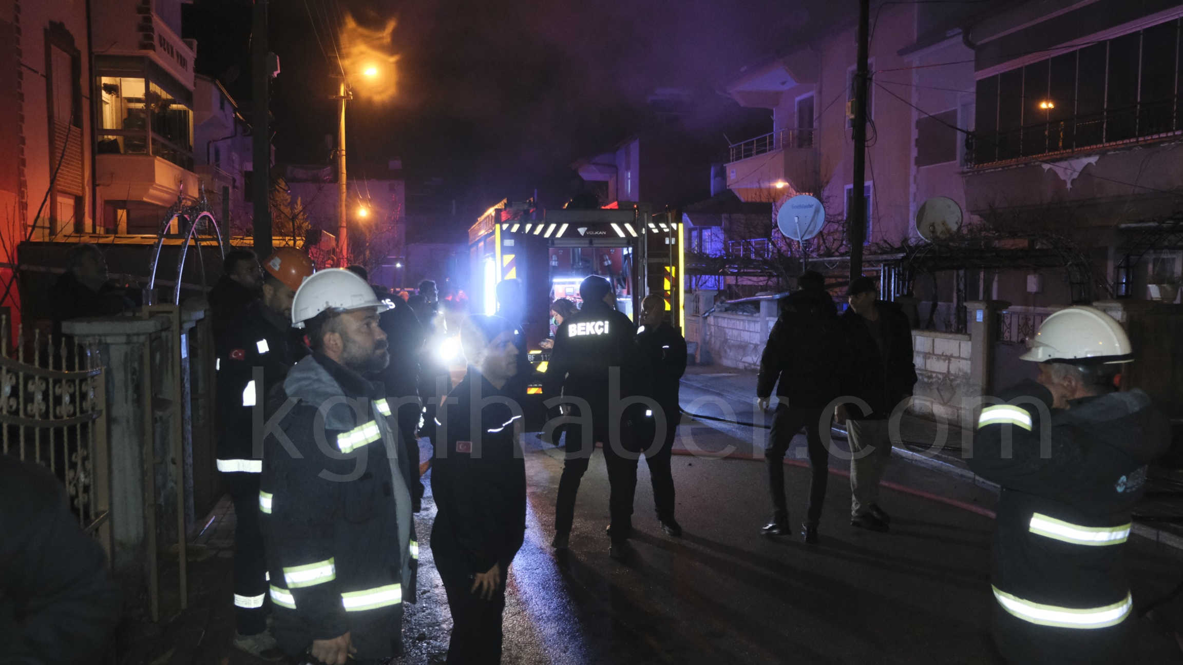 Karamanda Aksam Saatlerinde Korkutan Yangin8