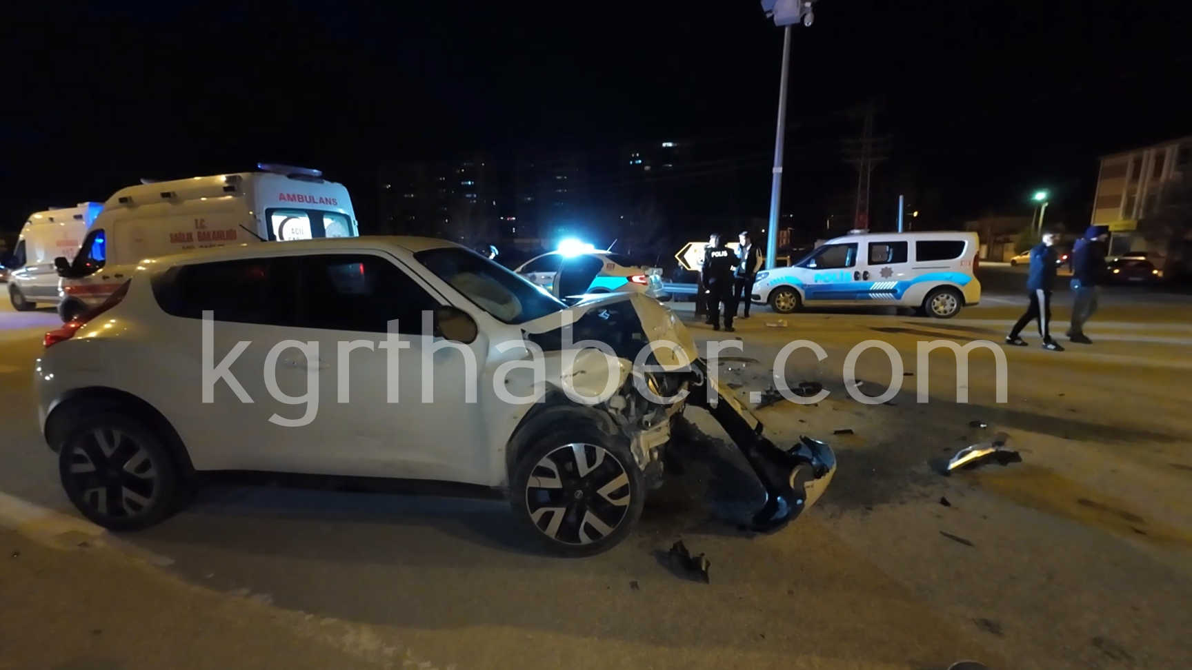 Karamanda Ciple Otomobil Carpisti 4 Kisilik Aile Hastanelik Oldu2