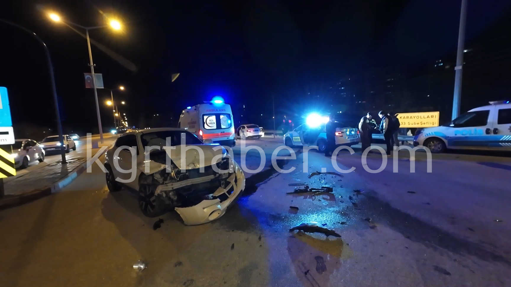 Karamanda Ciple Otomobil Carpisti 4 Kisilik Aile Hastanelik Oldu3