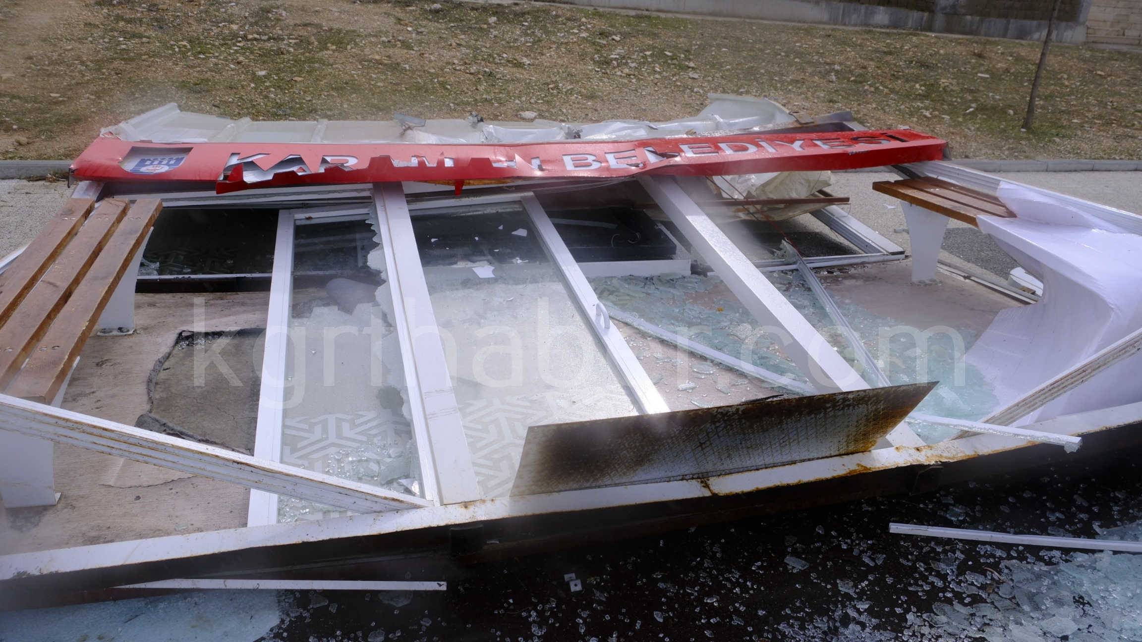 Karamanda Firtina Hayati Felc Etti Kamyonet Devrildi Saat Kulesi Yikildi1