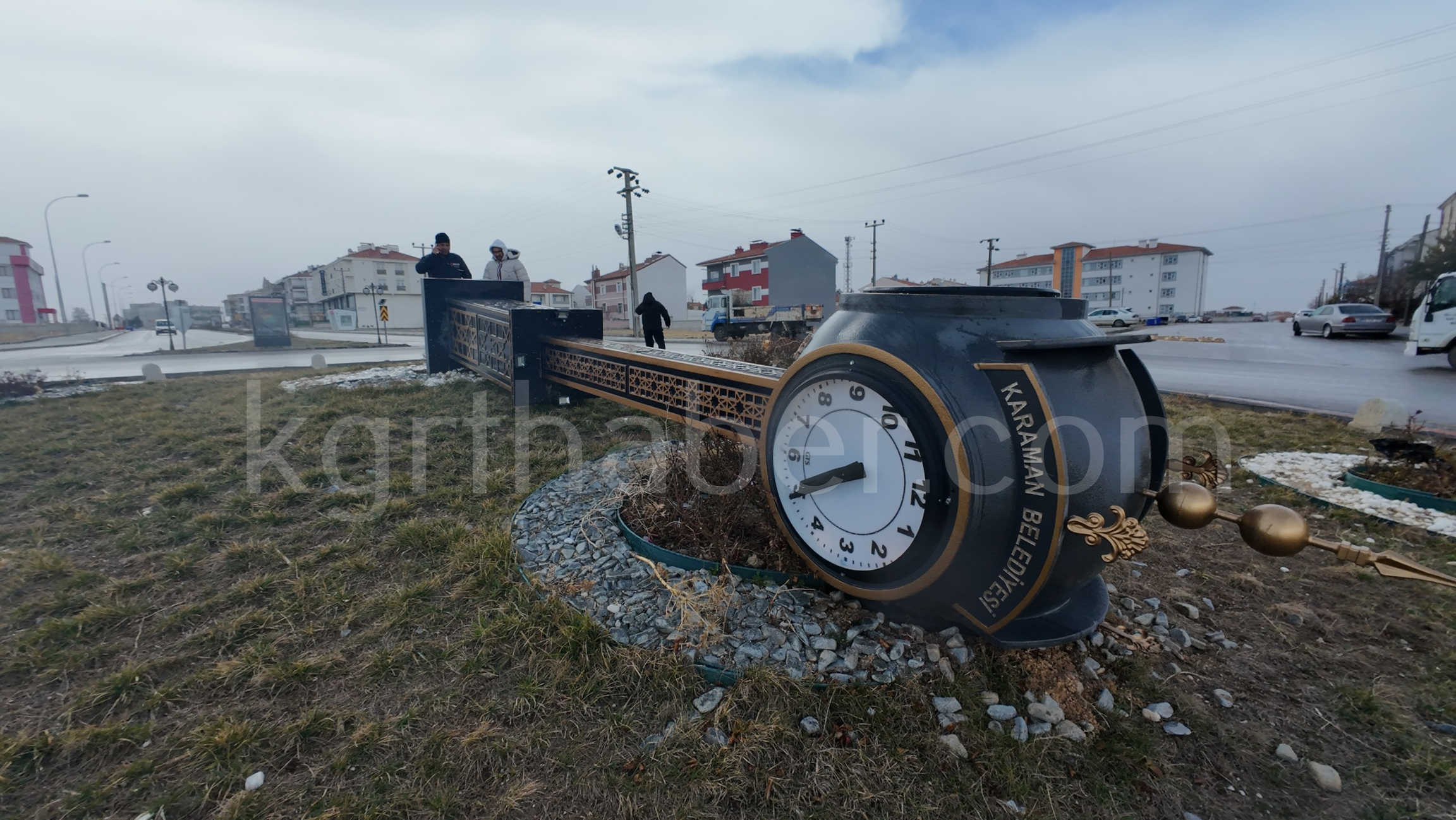 Karamanda Firtina Hayati Felc Etti Kamyonet Devrildi Saat Kulesi Yikildi15