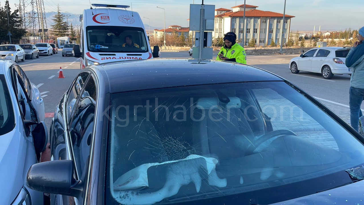 Karamanda Iki Otomobil Carpisti 1 Yarali1