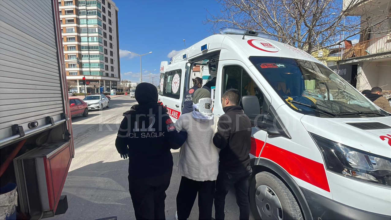 Karamanda Iki Otomobil Carpisti 3 Yarali1