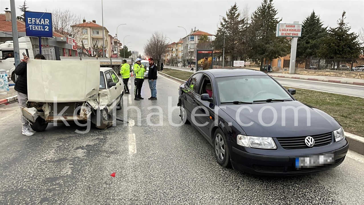 Karamanda Iki Otomobilin Carpistigi Kaza Kamerada 1 Yarali1
