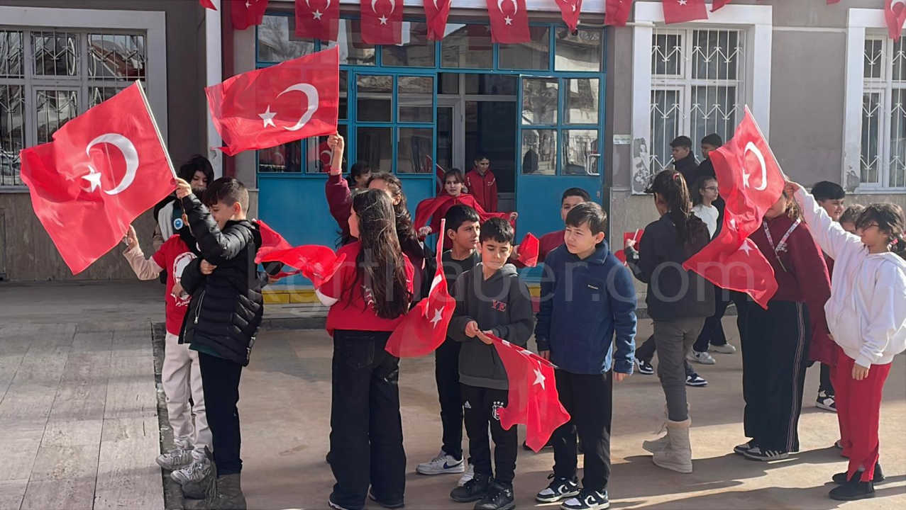 Karamanda Ikinci Donem Bayrak Sevgisi Dersiyle Basladi4