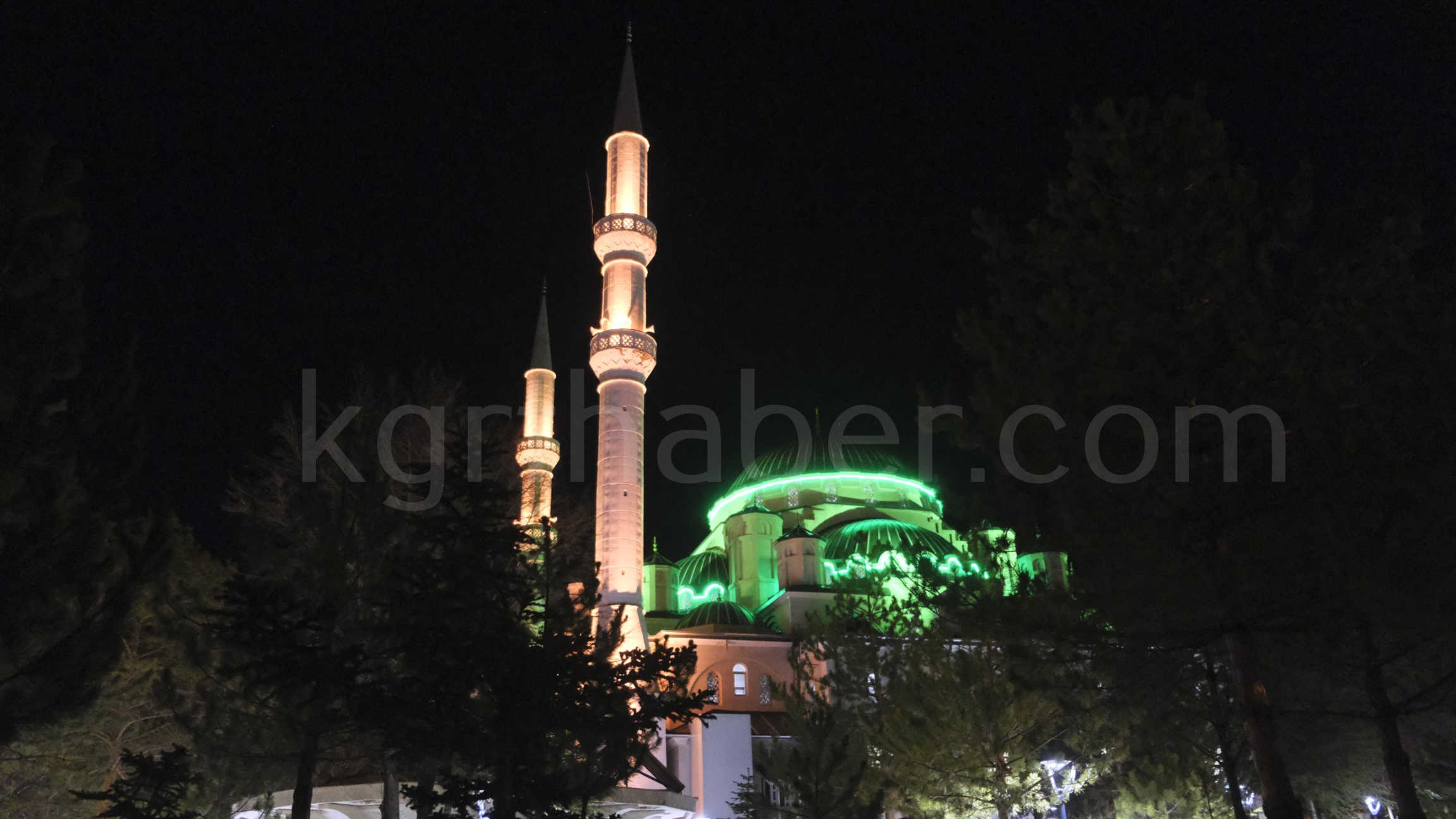 Karaman’da Ilk Teravih Namazında Camiler Doldu Taştı5