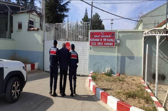 Karamanda Jandarma Uyusturucu Ve Kazi Malzemeleri Yakaladi (9)