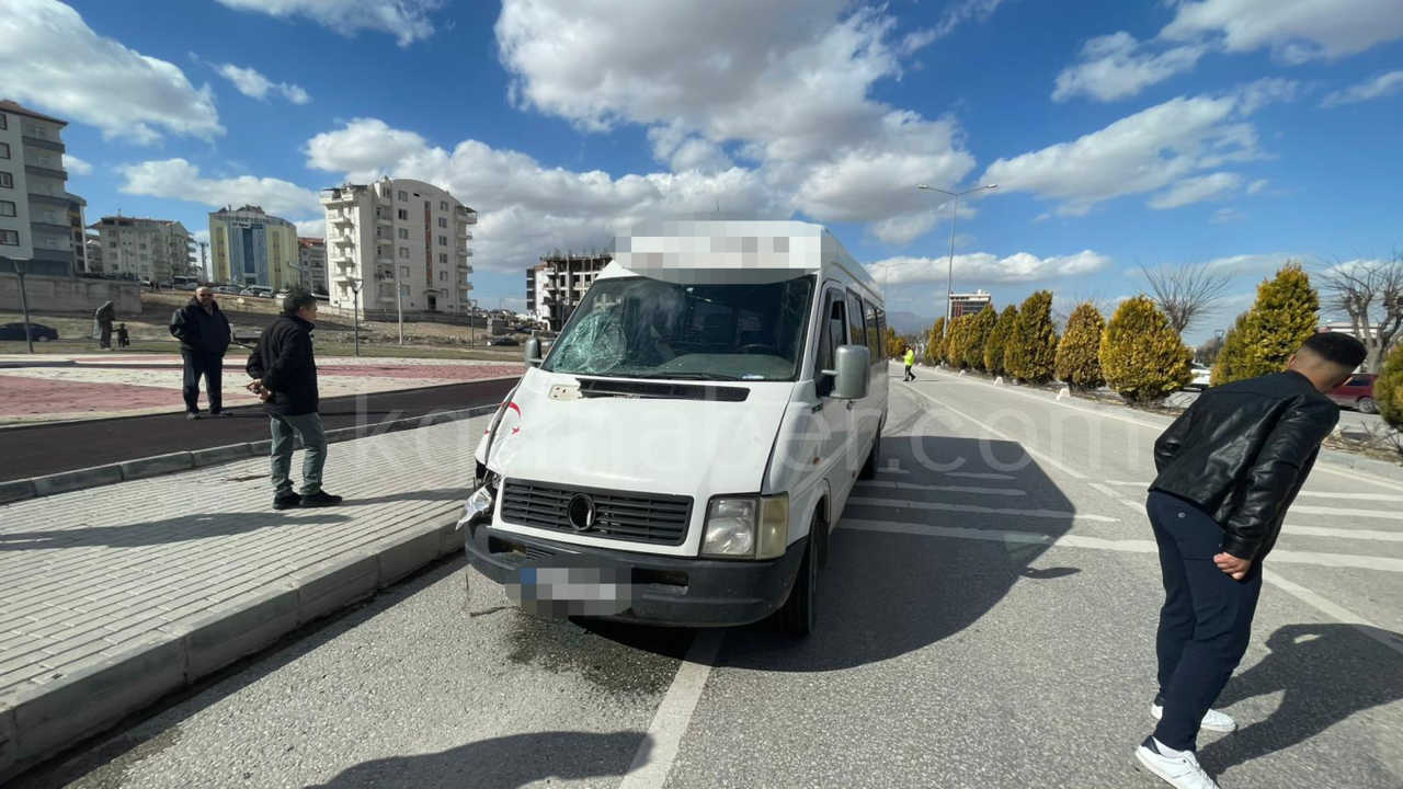 Karamanda Minibus Yayaya Carpti 1 Kisi Agir Yarali0