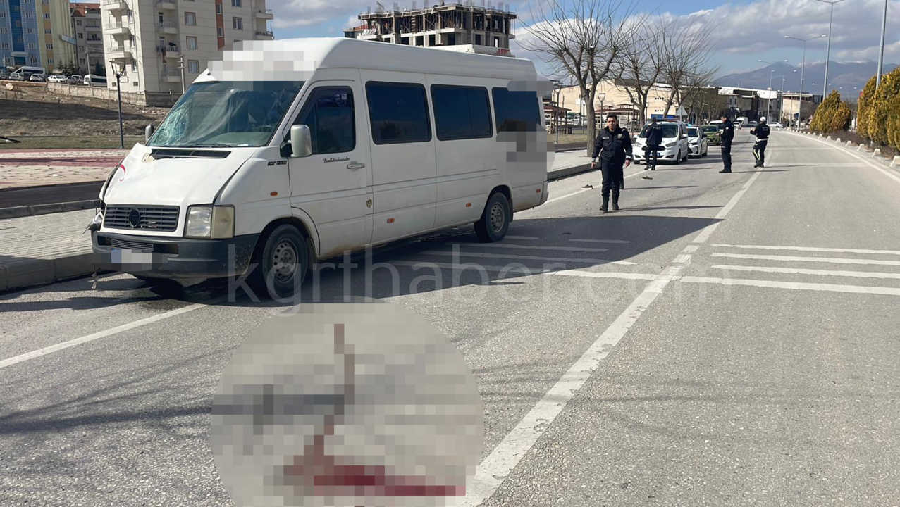 Karamanda Minibus Yayaya Carpti 1 Kisi Agir Yarali2