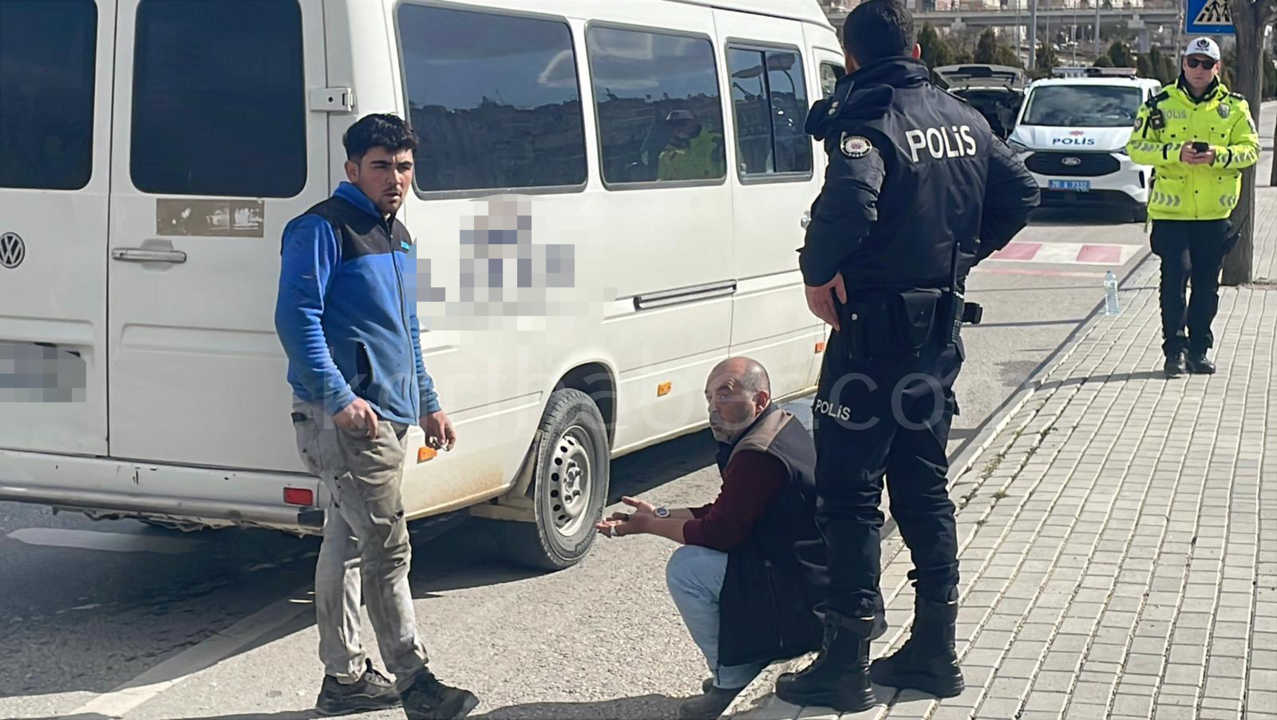 Karamanda Minibus Yayaya Carpti 1 Kisi Agir Yarali5