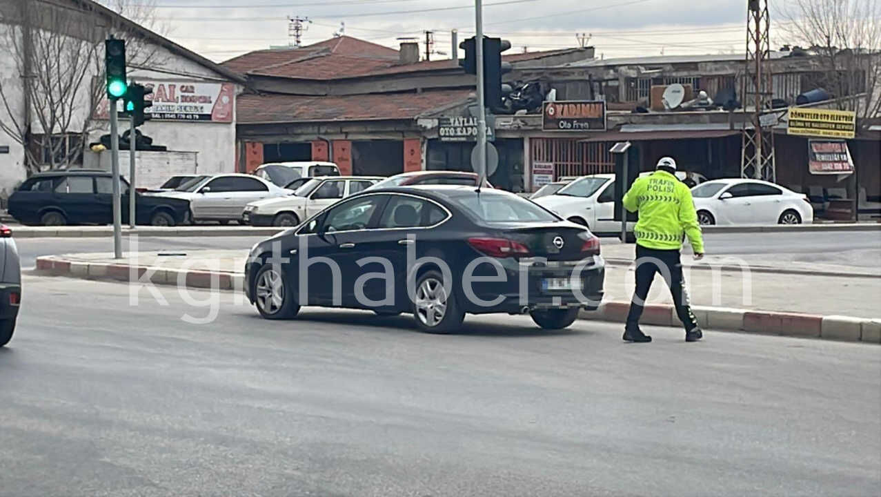 Karamanda Otomobil Ile Tir Carpisti0