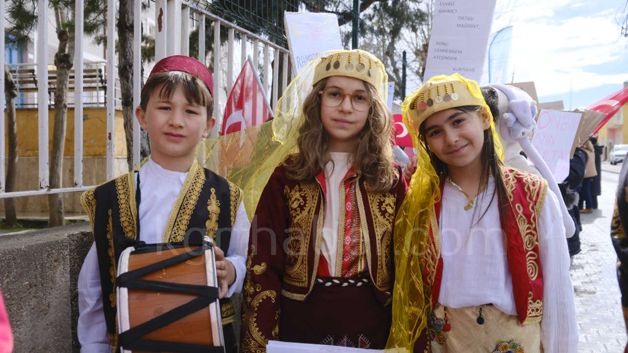 Karamanda Ramazan Coskusu Sokaklara Tasti3