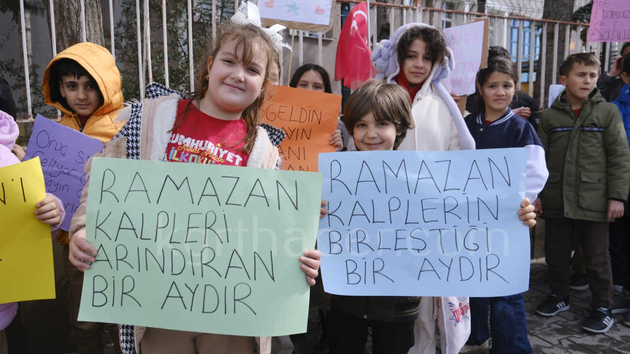 Karamanda Ramazan Coskusu Sokaklara Tasti7