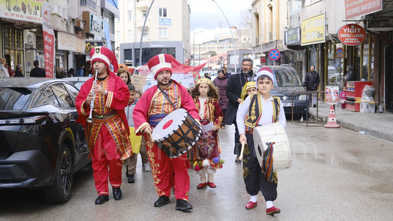 Karamanda Ramazan Coskusu Sokaklara Tasti9