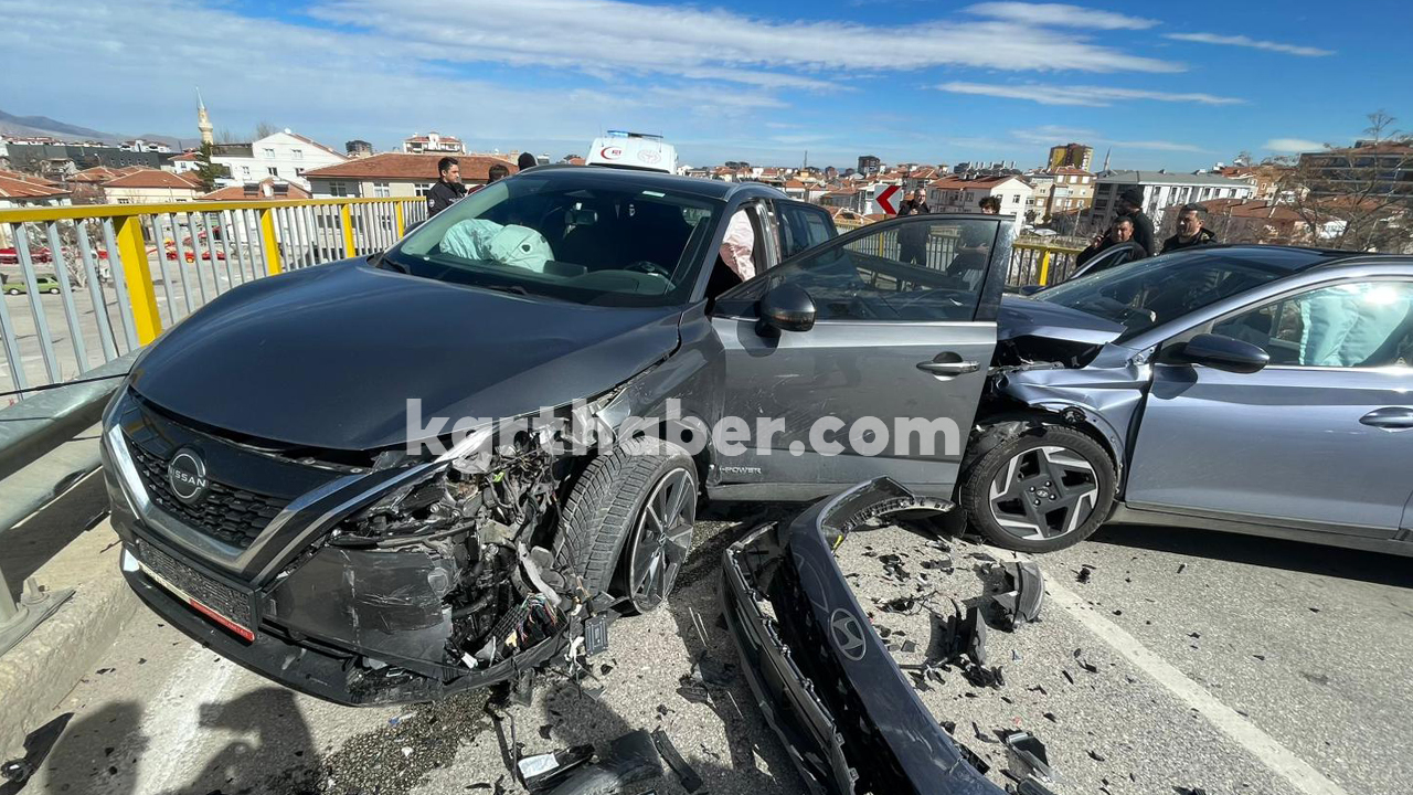 Karamanda Ust Gecitte Kaza 7 Yarali (2)