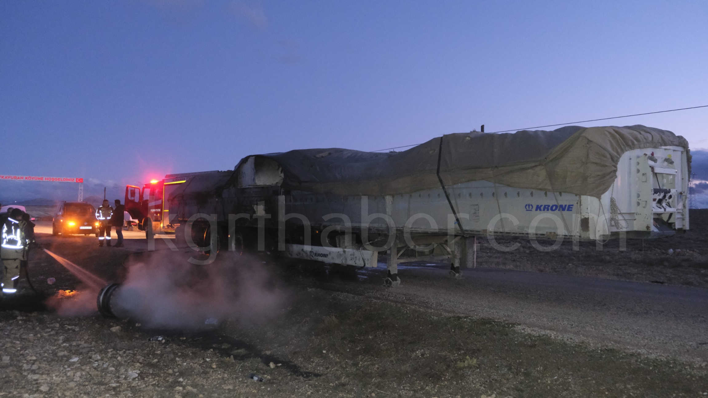 Karamanda Yanan Tiri Koyluler Su Bidonlariyla Sondurdu11