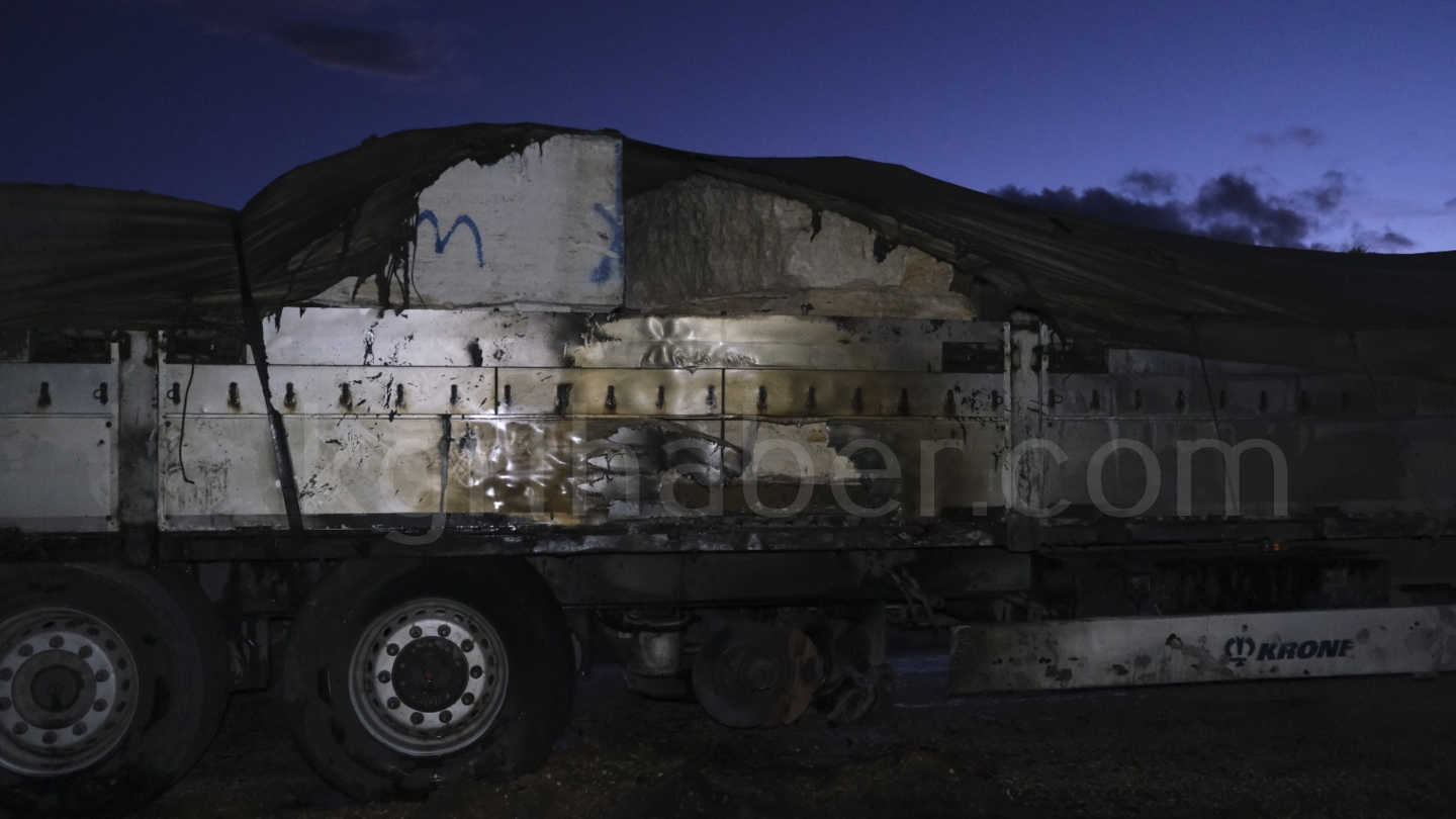 Karamanda Yanan Tiri Koyluler Su Bidonlariyla Sondurdu12