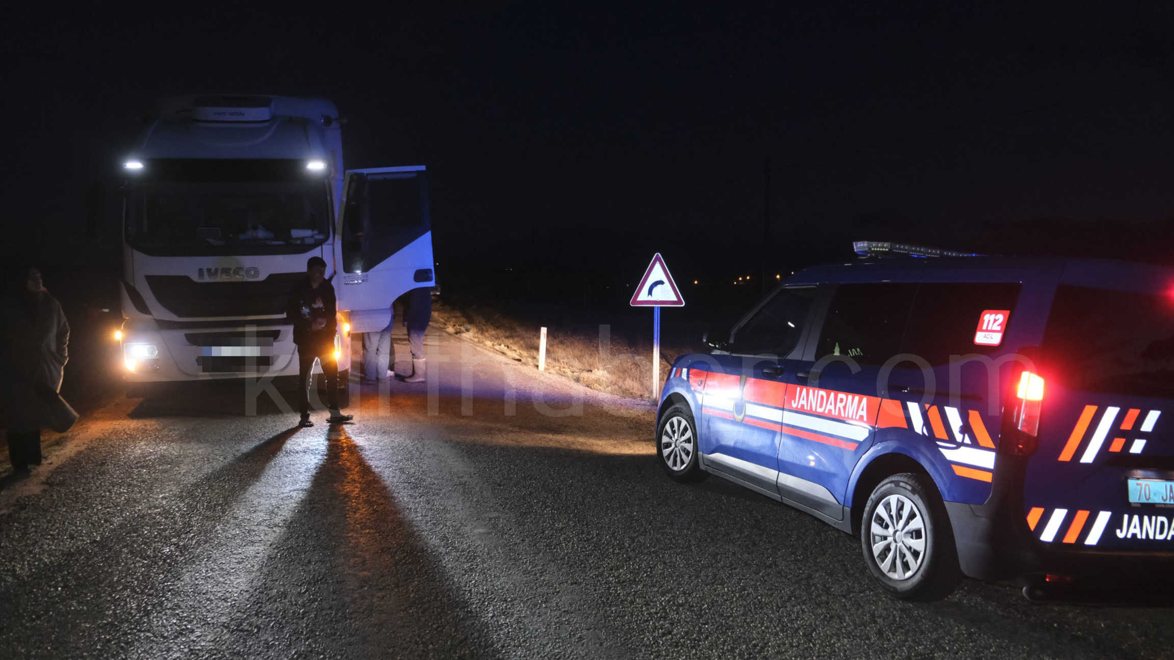 Karamanda Yanan Tiri Koyluler Su Bidonlariyla Sondurdu14