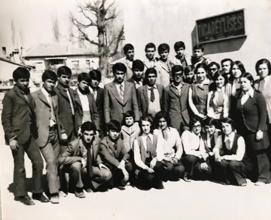 Karamanin Jale Ogretmeni Ve Devramberli Oyku (14)