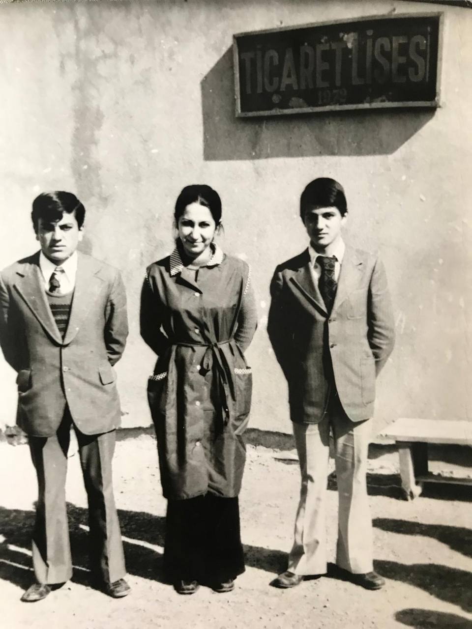 Karamanin Jale Ogretmeni Ve Devramberli Oyku (17)