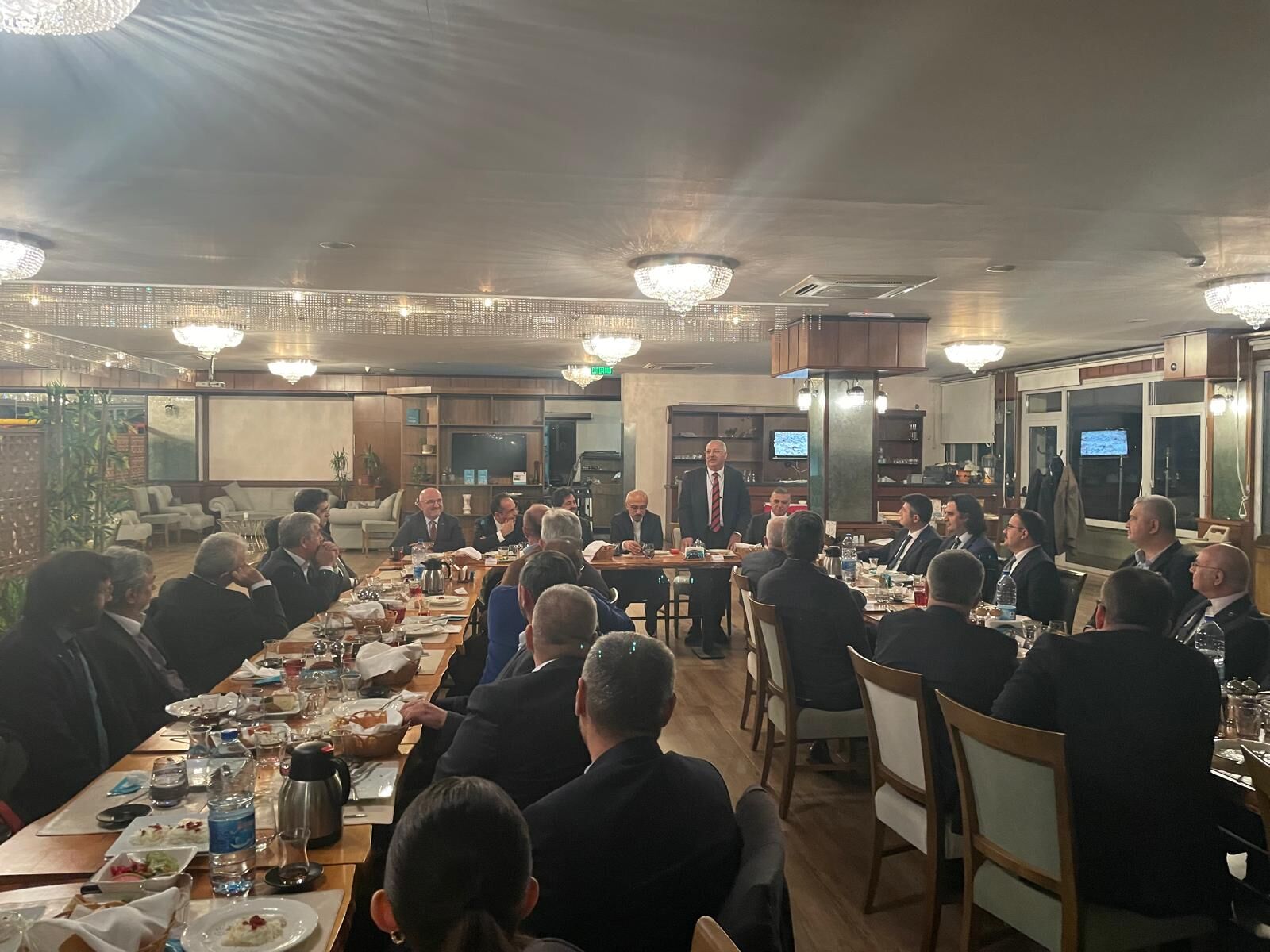 Karamanlilar Ankarada Iftar Sofrasinda Bir Araya Geldi (2)