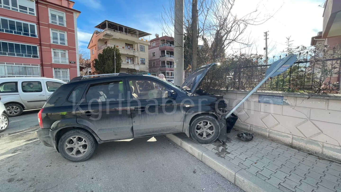 Kazaya Karisan Gurbetci Vatandas Baska Arac Kazaya Sebep Oldu Gitti1