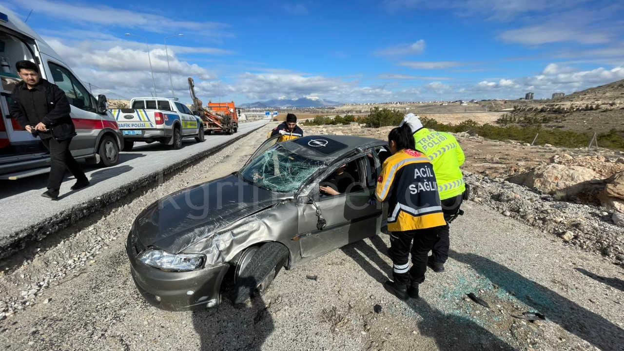 Kontrolden Cikan Otomobil Sarampole Takla Atti 1 Yarali6