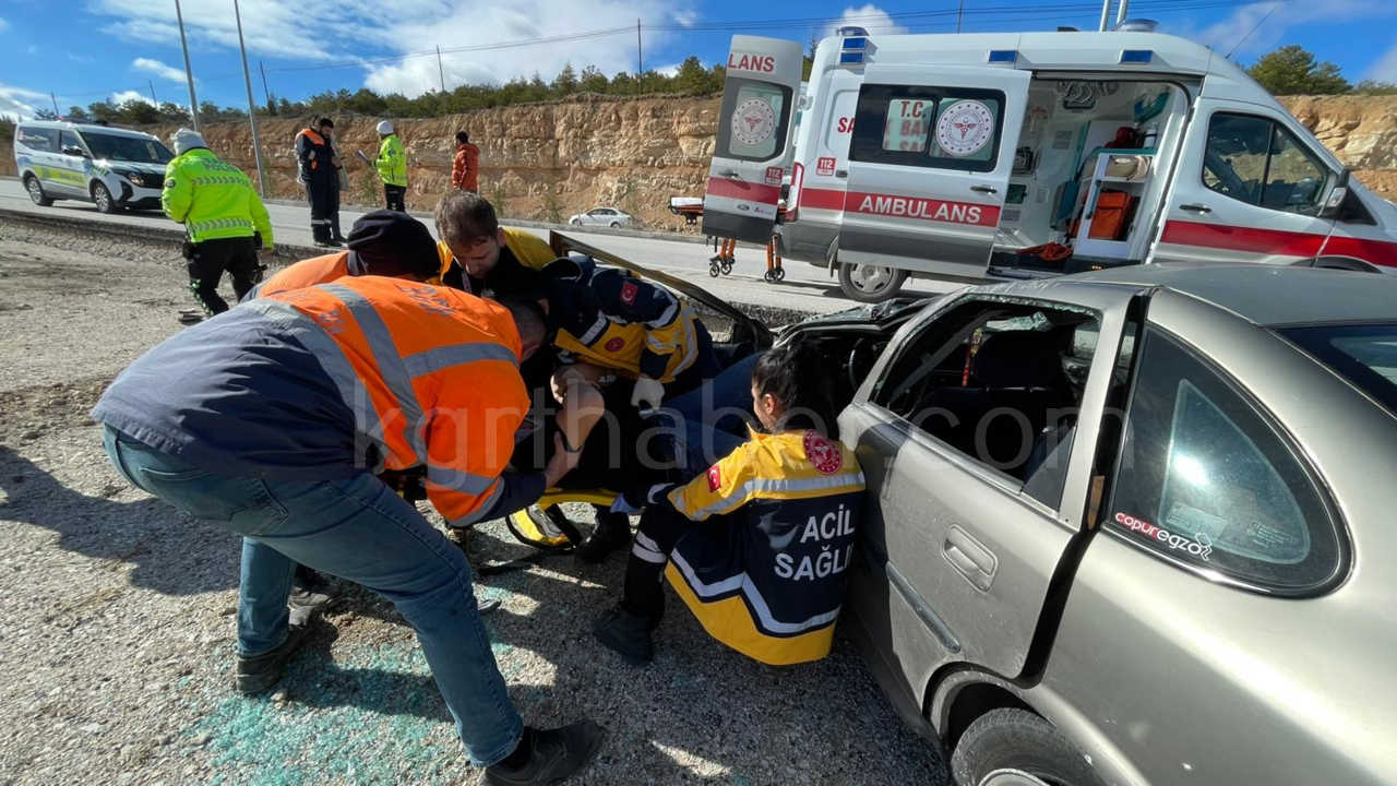 Kontrolden Cikan Otomobil Sarampole Takla Atti 1 Yarali7