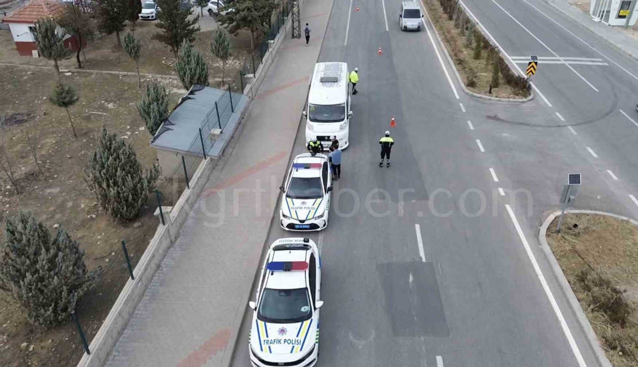 Okullar Acildi Emniyetin Servis Denetimleri Devam Ediyor1