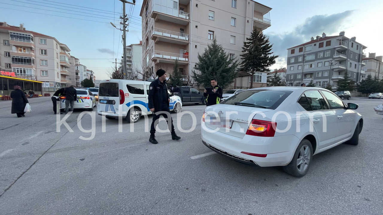 Otomobille Carpisan Motosikletli Cocuk Yaralandi1