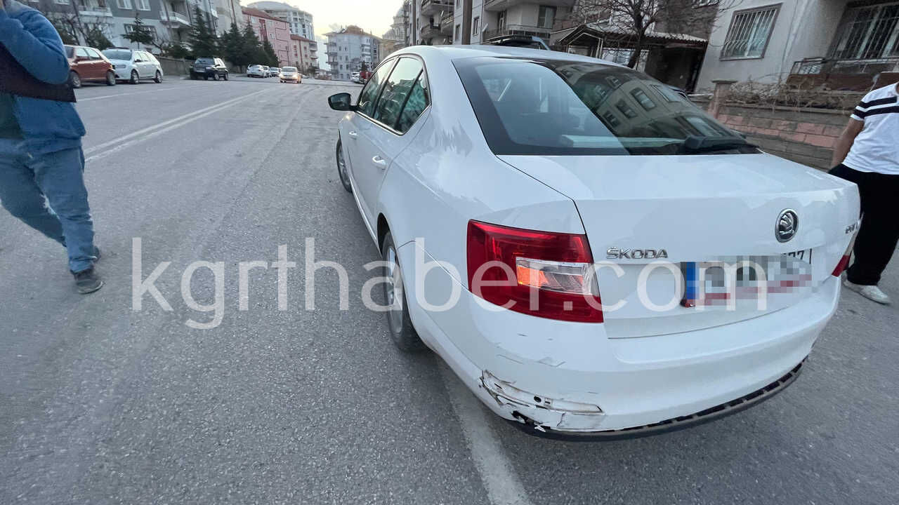Otomobille Carpisan Motosikletli Cocuk Yaralandi2