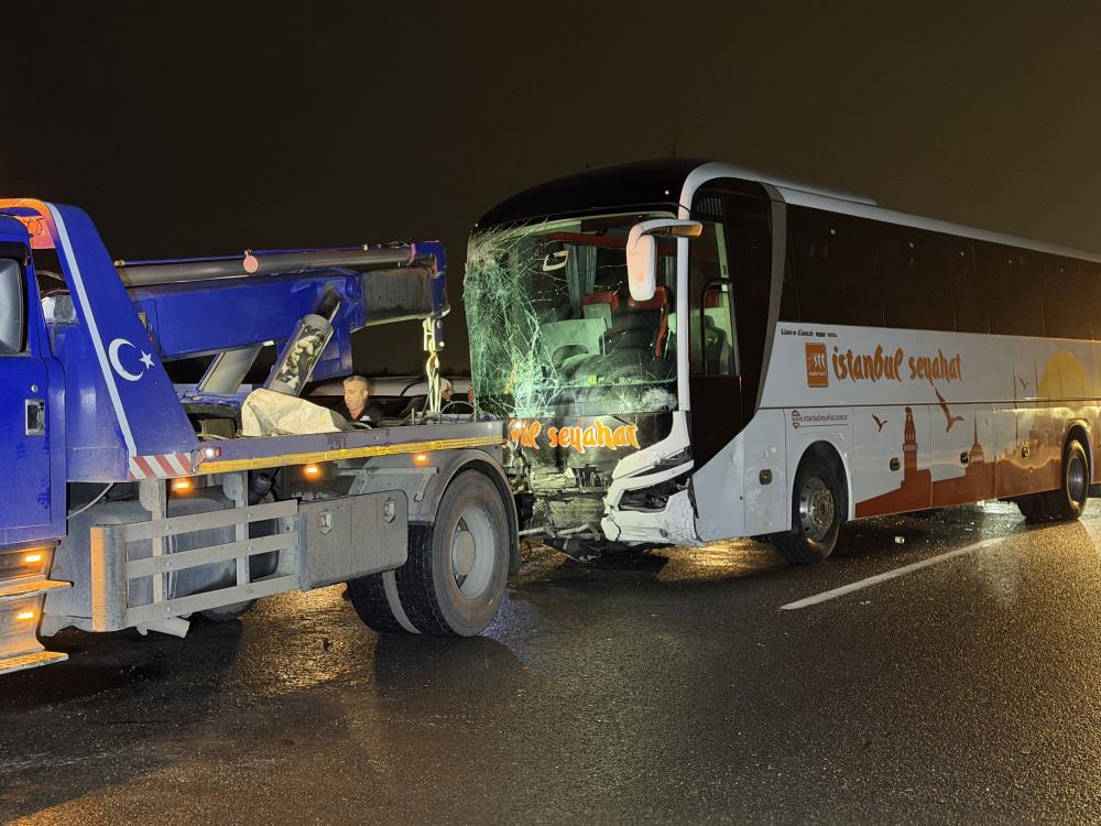 Otoyolda 16 Arac Birbirine Girdi 4U Agir 13 Yarali2