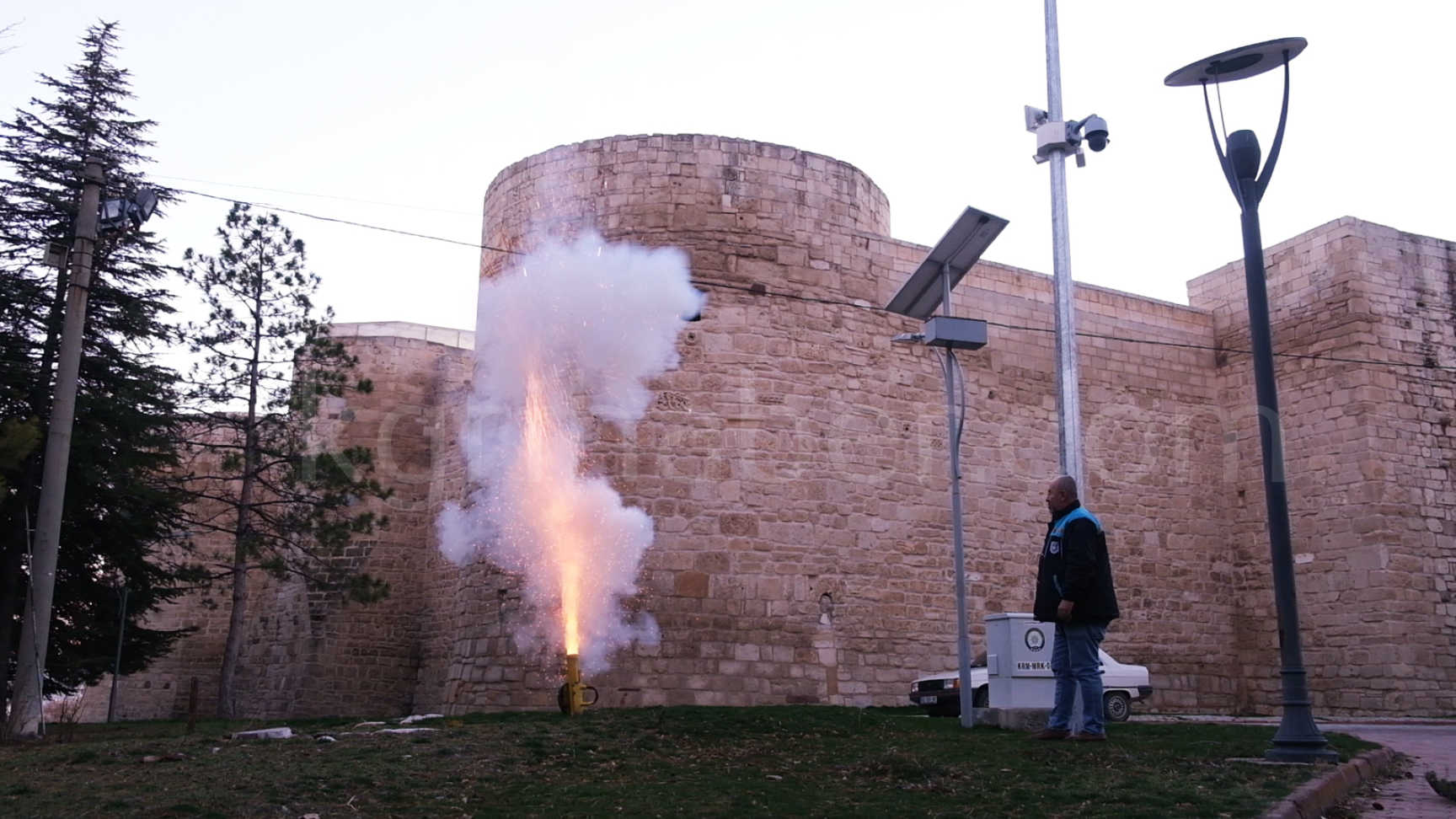 Ramazan Topu Gelenegi Tarihi Karaman Kalesinde Yillardir Yasatiliyor5