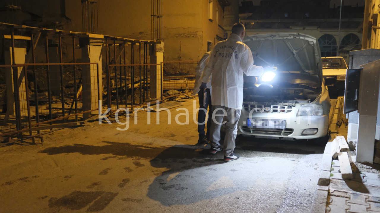 Sahur Vakti Sokak Ortasinda Tufekle Ates Acildi Park Halindeki Arac Hasar Gordu2