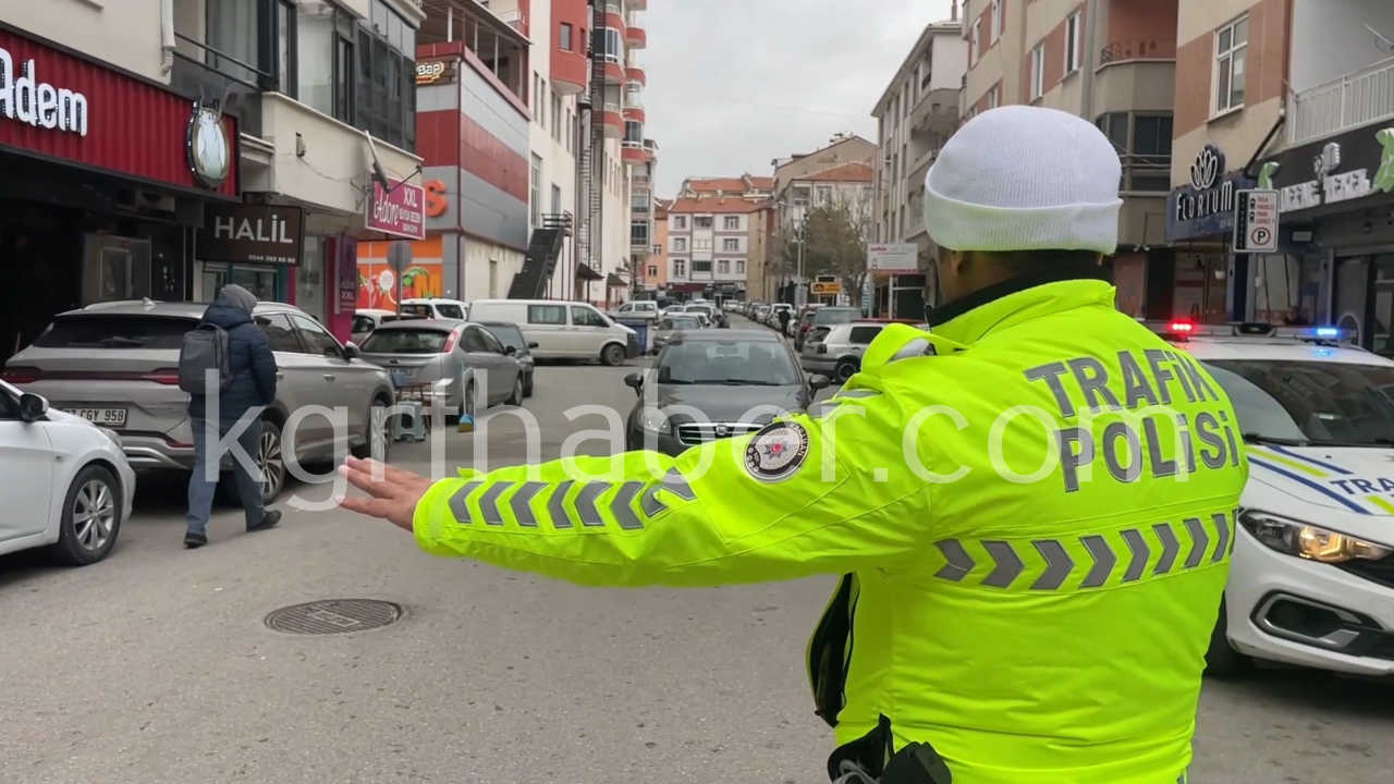 Ters Yon Uygulamasinda Kadin Surucu Basin Mensubuna Zor Anlar Yasatti2