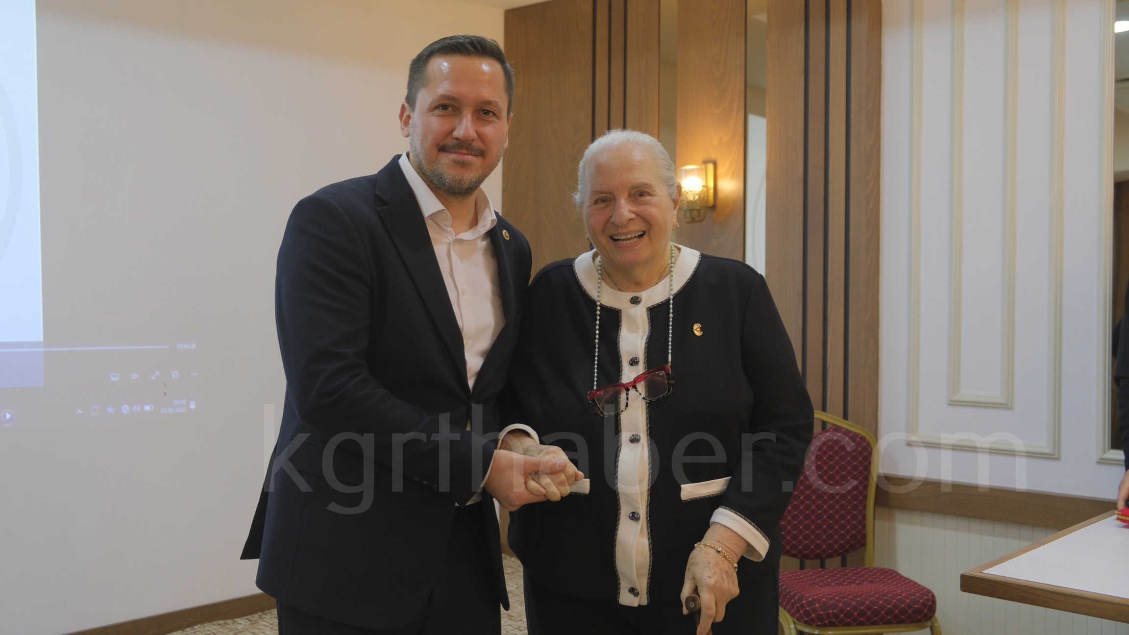 Timsal Karabekir Karamanda Kitap Okurlariyla Bulustu5