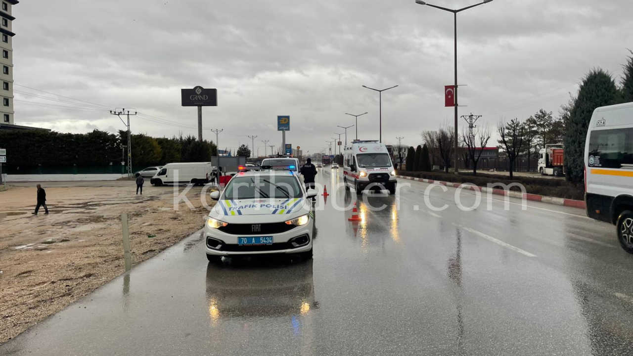 Yagisli Havada Kontrolden Cikan Okul Servisi Sarampole Devrildi2