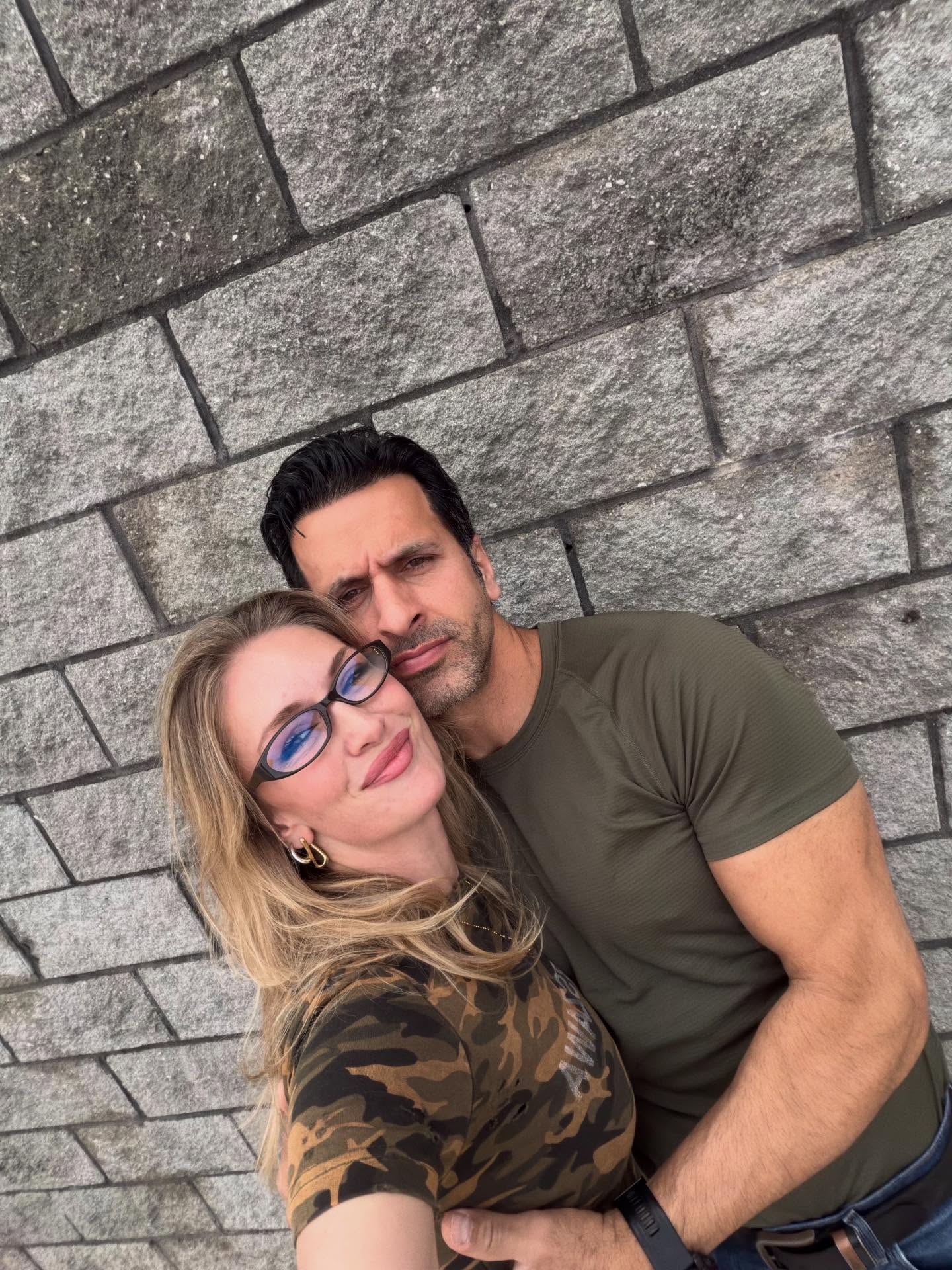 Yasemin Kay Allenden Evlilik Sonrasi Romantik Paylasim (1)