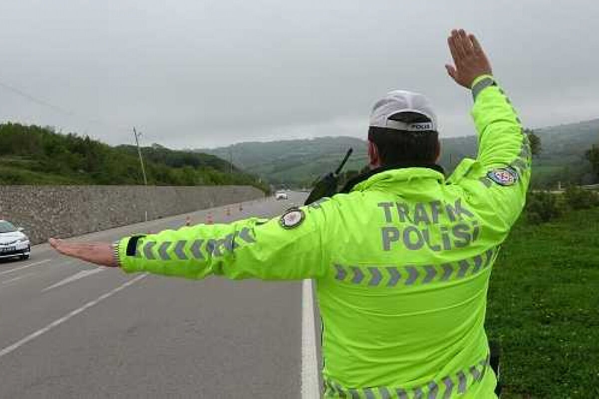 Yeni Trafik Cezalari Yururlukte Bir Hata Ehliyetten Edebilir3