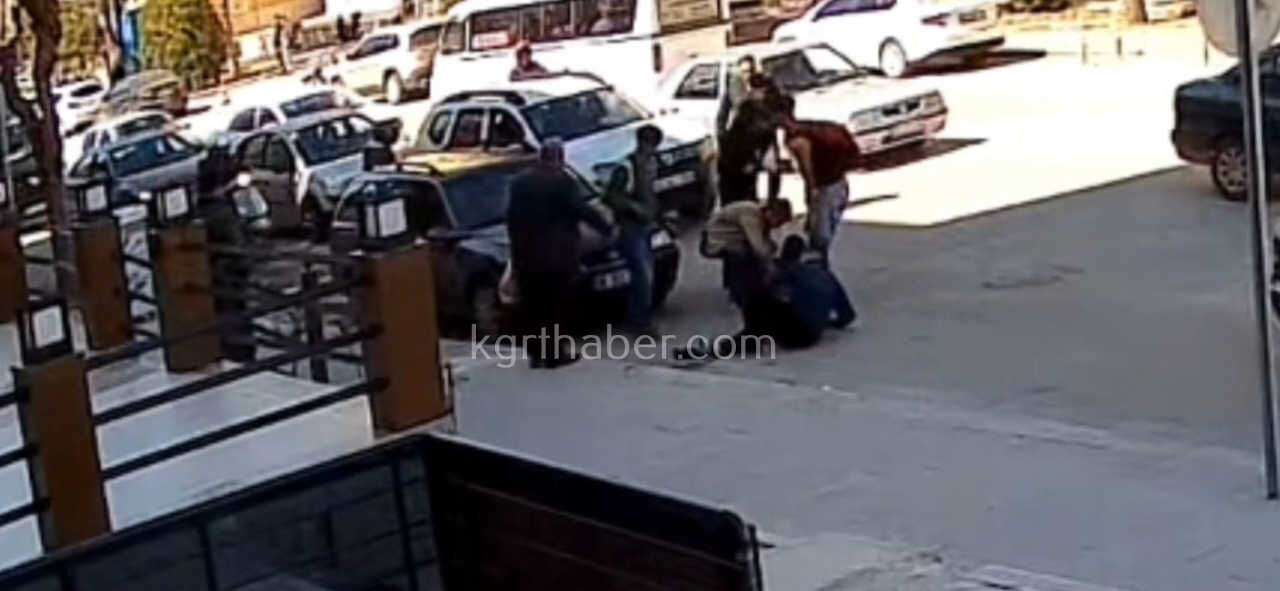 Aniden Yola Firlayan Cocuklara Otomobil Carpti 2 Yarali1