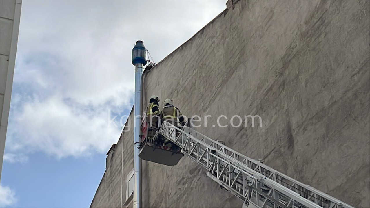 Bacadaki Yangin Ekipleri Harekete Gecirdi2