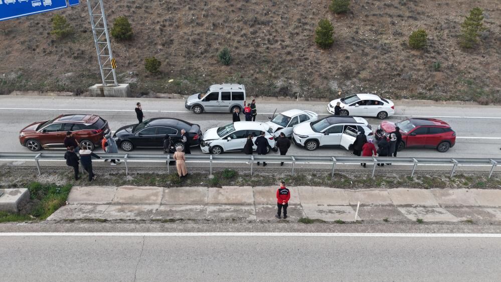 Bayram Donusu Zincirleme Kaza 3 Yarali1