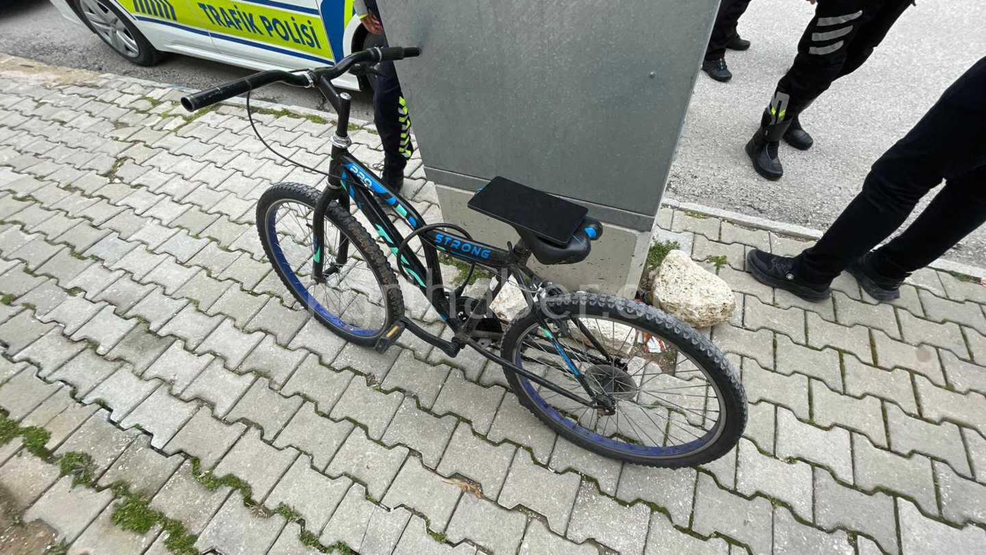 Bisikletten Dusen Cocugun Yaralandigi Kaza Kamerada2