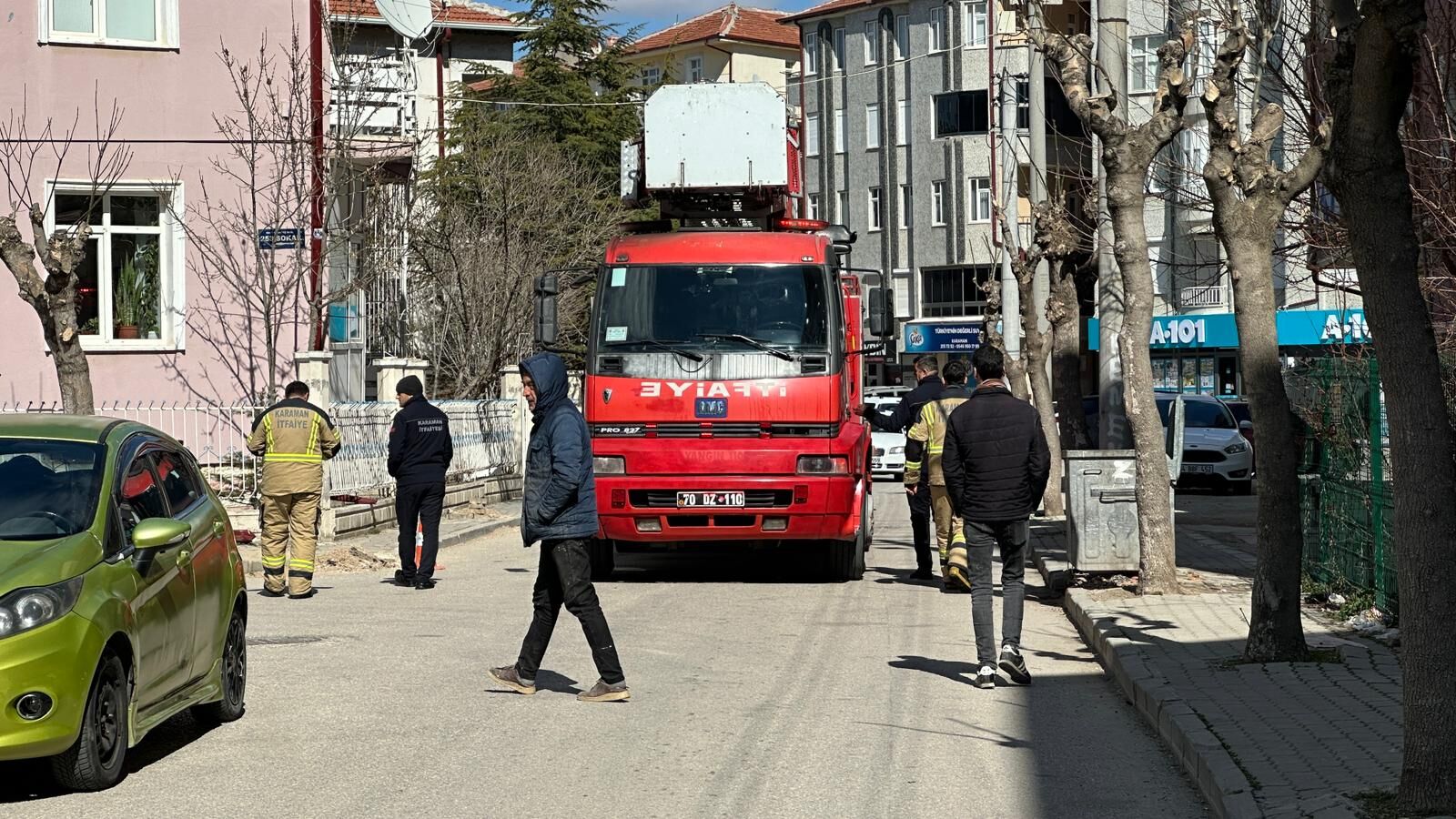 Bodrum Katinda Cikan Yangin Itfaiyeyi Harekete Gecirdi (4)
