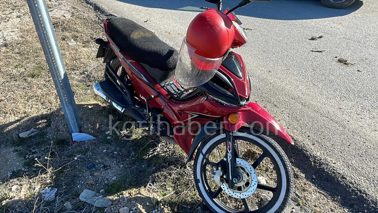 Cip Ile Carpisan Motosikletteki 3 Kisi Yaralandi0