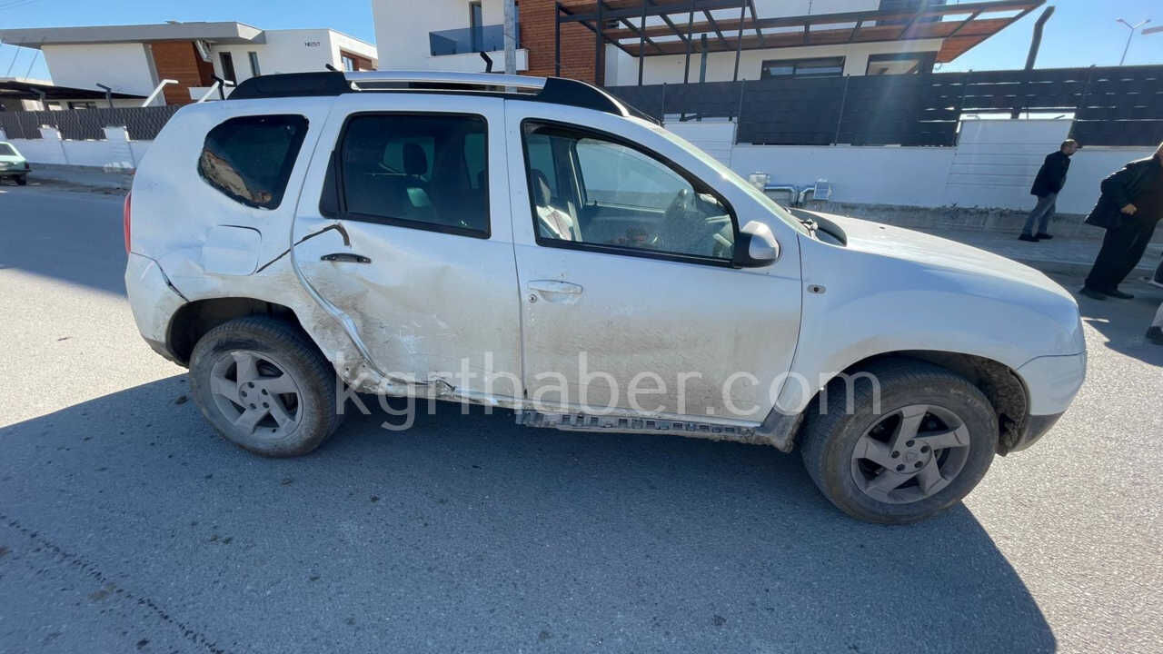 Cip Ile Carpisan Motosikletteki 3 Kisi Yaralandi1