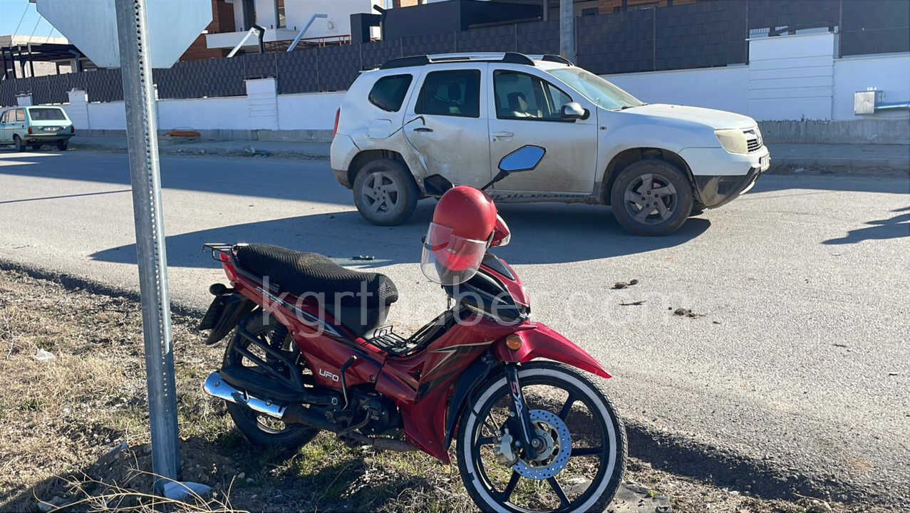 Cip Ile Carpisan Motosikletteki 3 Kisi Yaralandi3