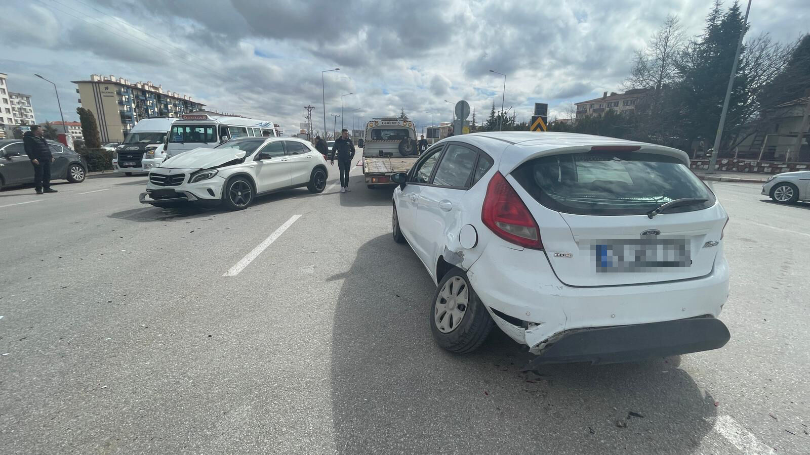 Cip Ile Otomobilin Carpistigi Kazada Sans Eseri Yaralanan Olmadi (2)